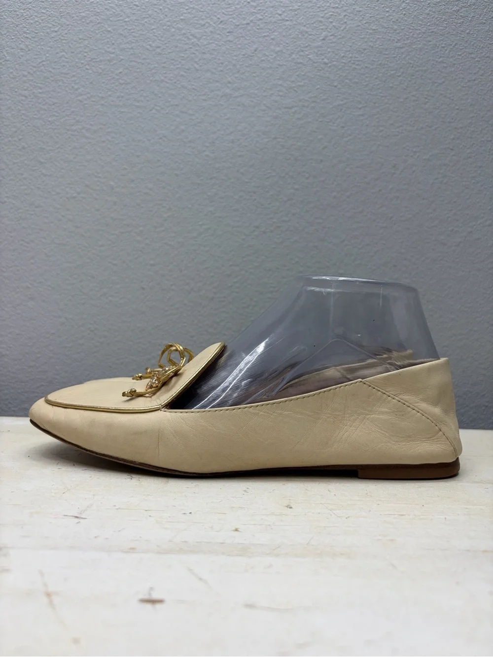 Tory Burch Beige Leather Charm Loafers Size 7